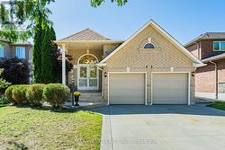382 MELVILLE AVENUE Vaughan, ON L6A 2N8