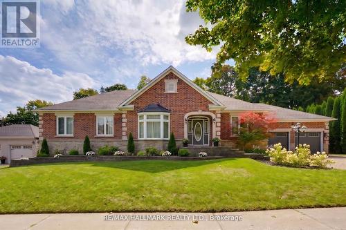 71 WILLOW FARM LANE  Aurora, ON L4G 6K2