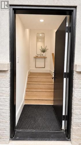 #2 - 43 ELMWOOD AVENUE N , Mississauga, Ontario L5G 3K1 2