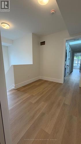 #2 - 43 ELMWOOD AVENUE N , Mississauga, Ontario L5G 3K1 4