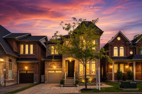 73 Manila Avenue  Markham, ON L6C 0R7