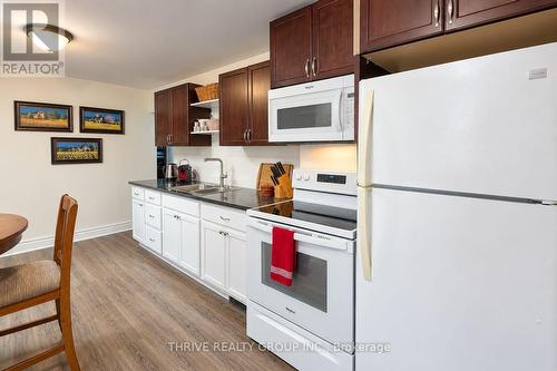 UPPER - 162 TECUMSEH AVENUE E , London South (South F), Ontario N6C 1S4 5