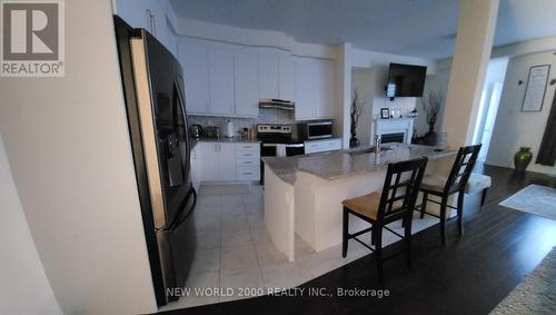 UPPER - 29 HORNCHURCH STREET , Whitby, Ontario L1P 0J3 2
