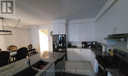 UPPER - 29 HORNCHURCH STREET , Whitby, Ontario L1P 0J3 4
