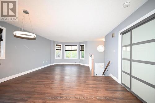 UPPER - 39 JONES DRIVE , Barrie, Ontario L4M 6H7 3