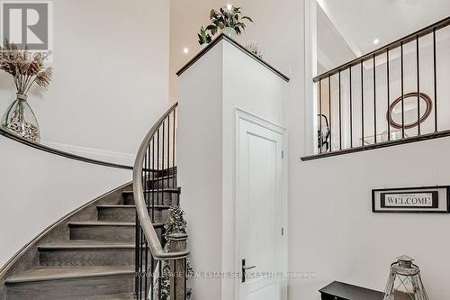 210 DORVAL DRIVE , Oakville, Ontario L6K 0G5 3