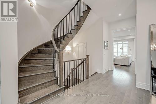 210 DORVAL DRIVE , Oakville, Ontario L6K 0G5 5