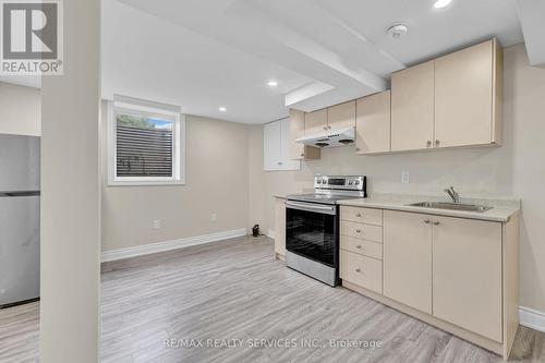29 HECTOR COURT , Brampton, Ontario L6S 1P1 3