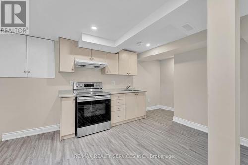 29 HECTOR COURT , Brampton, Ontario L6S 1P1 4