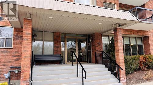 300 KEATS Way Unit# 505 , Waterloo, Ontario N2L 6E6 2