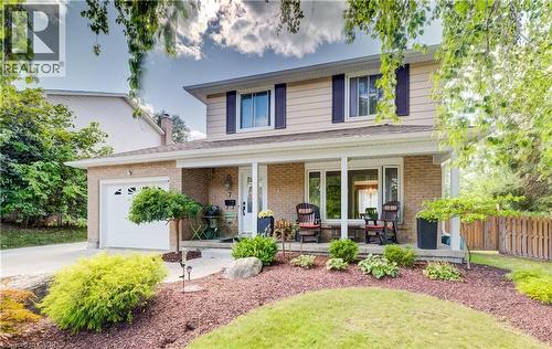 7 VINTAGE Crescent  Kitchener, ON N2P 1L1