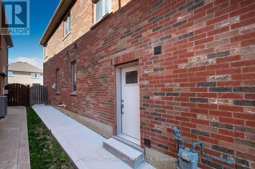 BASEMENT - 8 TUSTIN ROAD , Brampton, Ontario L6P 3K9 4