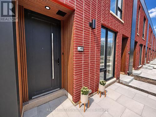 43 EVERETT COMMON , St. Catharines, Ontario L2P 2G3