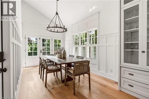 330 Camelot Court, Burlington, ON 