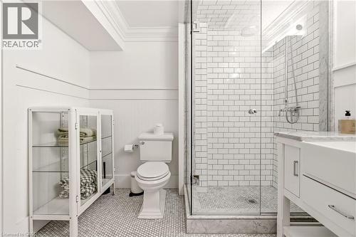 330 Camelot Court, Burlington, ON 