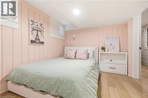 330 Camelot Court, Burlington, ON 