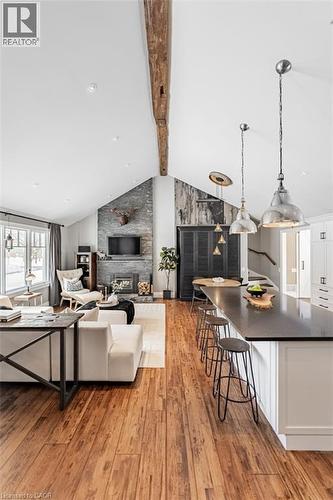 4380 Spruce Avenue, Burlington, ON 