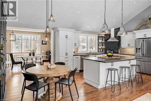 4380 Spruce Avenue, Burlington, ON 