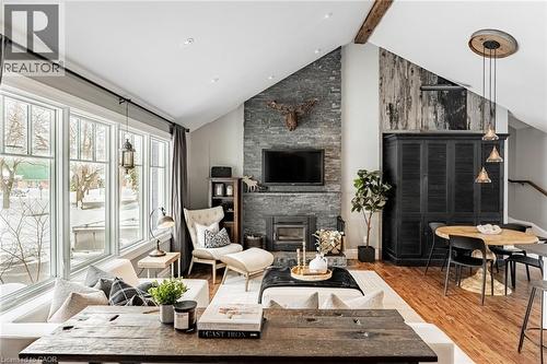 4380 Spruce Avenue, Burlington, ON 
