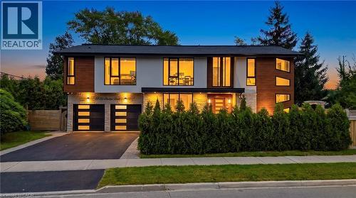 1526 BRIDGE Road  Oakville, ON L6L 2E3