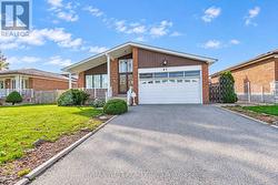61 BICKERTON CRESCENT Toronto, ON M2J 3T2
