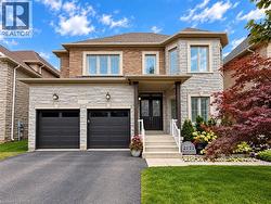 2121 BLACKFOREST Crescent Oakville, ON L6M 4T6