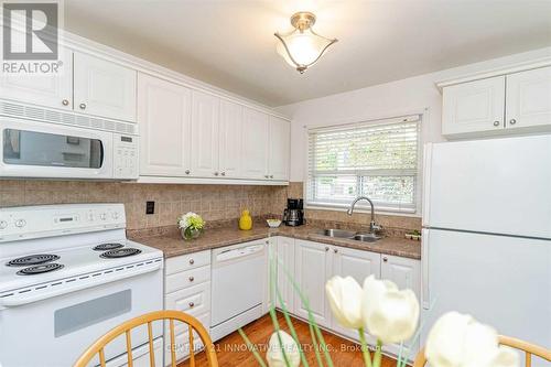 25 GLADSTONE SQUARE , Brampton, Ontario L6S 2H5 3