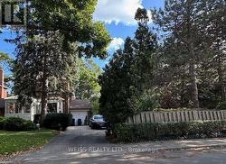 31 ALDBURN ROAD Toronto, ON M6C 2K4