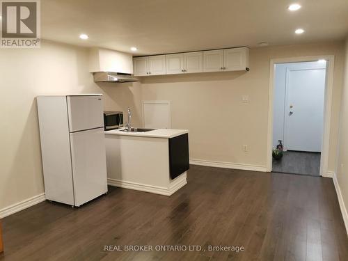 40 GREEN BUSH ROAD , Toronto, Ontario M2M 1P3 2