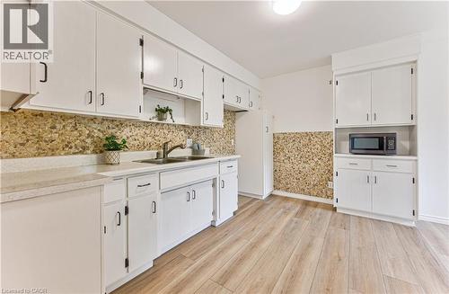 Microwave included - 21 Vicmount Drive, Kitchener, ON 