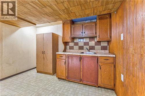 21 Vicmount Drive, Kitchener, ON 
