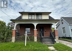 386 PINE AVENUE Oshawa (Vanier), ON L1J 2H8