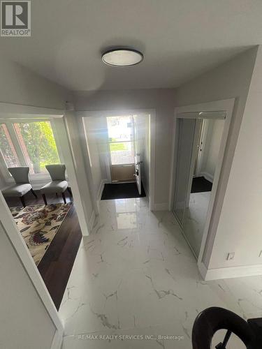 42 DUNDALK CRESCENT , Brampton, Ontario L6Z 2V1 3
