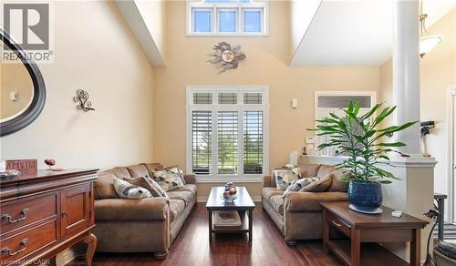 4015 WEINBRENNER Road , Niagara Falls, Ontario L2G 7X9 3