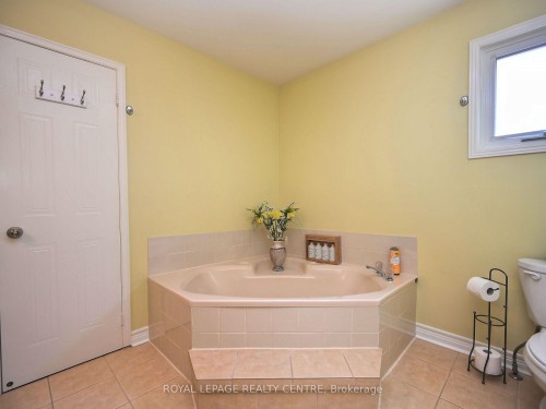 4550 Kettleby Court, Mississauga, ON 