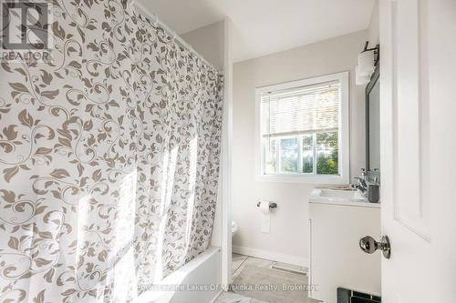 UPPER - 462 MUSKOKA 3 ROAD N , Huntsville (Chaffey), Ontario P1H 1C6 4