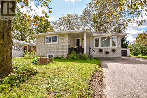 5 EAST GATE  Barrie, ON L4M 2V9