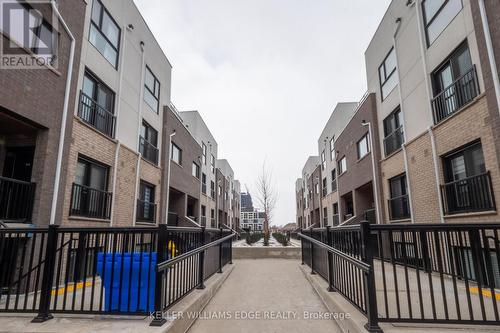 331 - 349 WHEAT BOOM DRIVE , Oakville, Ontario L6H 7X5 2