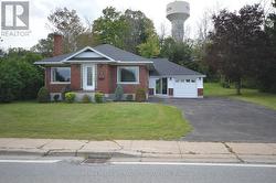33 PEMBROKE STREET Whitewater Region, ON K0J 1K0