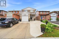 37 CATHY JEAN CRESCENT Toronto, ON M9V 4T2
