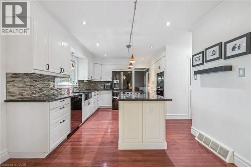 21 Tinatawa Court, Kitchener, ON 