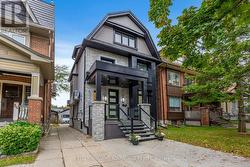 36 LOCKWOOD ROAD Toronto, ON M4L 3M8