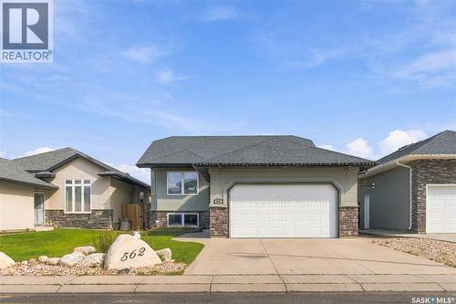 562 Rempel MANOR  Saskatoon, SK S7T 0J4
