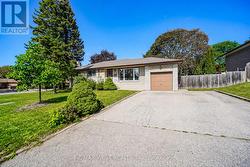 50 ROSKELL CRESCENT Toronto, ON M3J 1E1