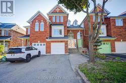 82 KIMONO CRESCENT Richmond Hill, ON L4S 2G1
