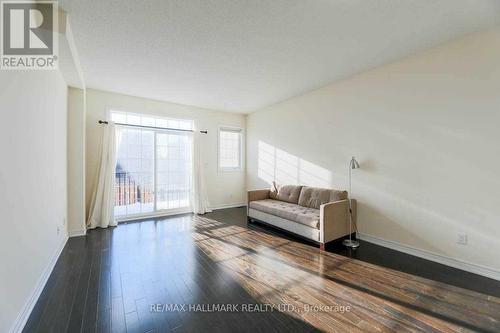 3757A ST CLAIR AVENUE E , Toronto, Ontario M1M 0C8 2