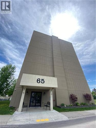 65 HIGHLAND Crescent Unit# 502  Kitchener, ON N2M 5M8