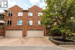 17 CATHERWOOD COURT  Ottawa, ON K2K 2K1