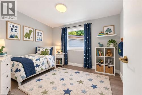 This image has been virtually staged. Furniture and décor are digitally added and not present in the property. - 96 Fielding Crescent, Hamilton, ON 