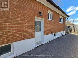 BSMT - 238 TORONTO AVENUE Oshawa, ON L1H 3C1
